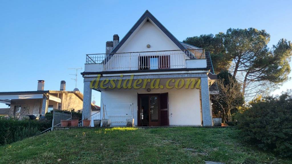 casa indipendente in vendita a Castelletto sopra Ticino
