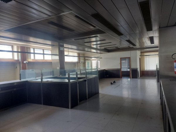 ufficio in vendita a Castelletto sopra Ticino