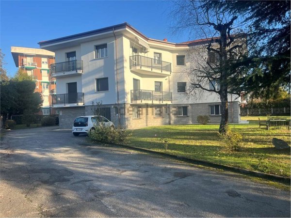 appartamento in vendita a Castelletto sopra Ticino