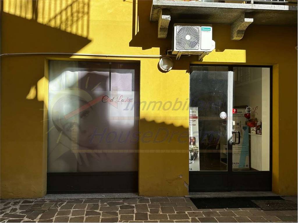 negozio in vendita a Castelletto sopra Ticino