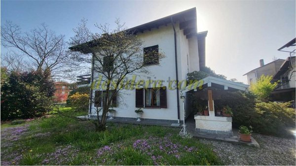 casa indipendente in vendita a Castelletto sopra Ticino