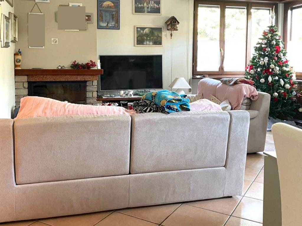 casa indipendente in vendita a Castelletto sopra Ticino