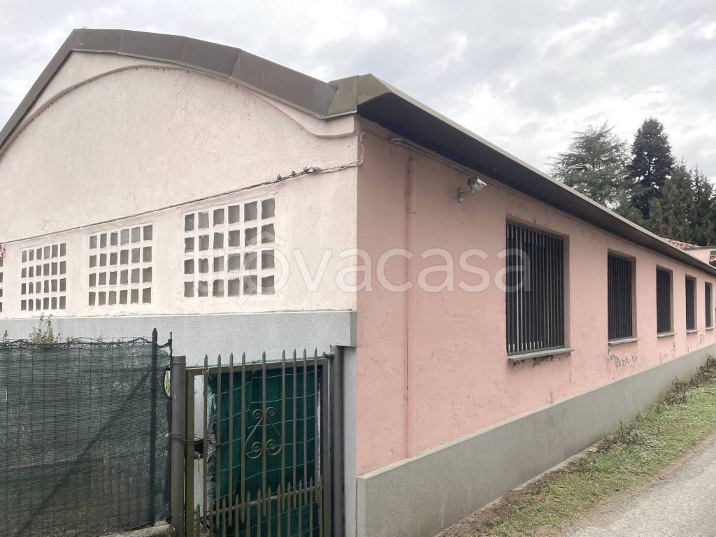 casa indipendente in vendita a Castelletto sopra Ticino