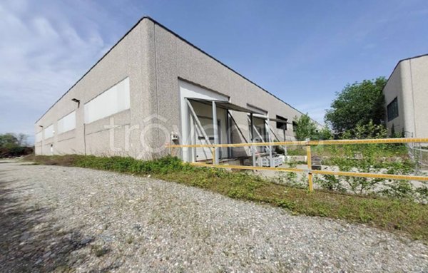 locale commerciale in vendita a Castelletto sopra Ticino