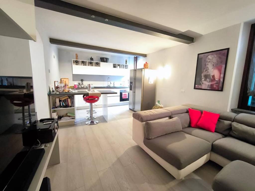 appartamento in vendita a Castelletto sopra Ticino