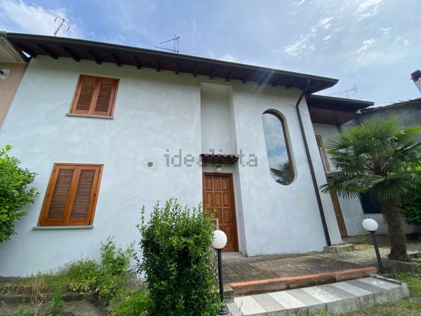 casa indipendente in vendita a Castelletto sopra Ticino