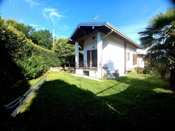 casa indipendente in vendita a Castelletto sopra Ticino