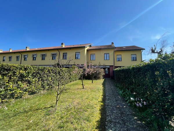 casa indipendente in vendita a Castelletto sopra Ticino