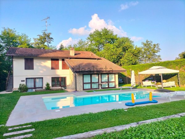 casa indipendente in vendita a Castelletto sopra Ticino