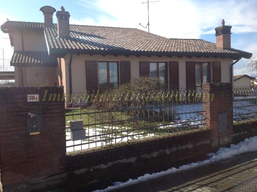 casa indipendente in vendita a Castelletto sopra Ticino