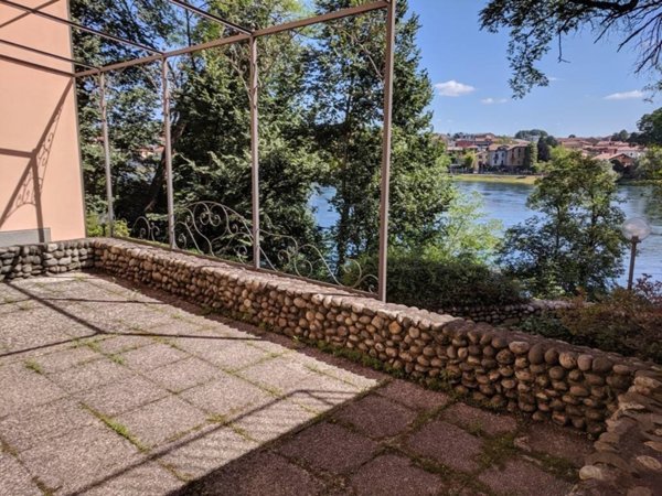 appartamento in vendita a Castelletto sopra Ticino