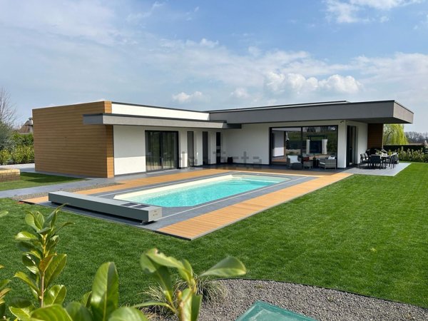 casa indipendente in vendita a Castelletto sopra Ticino