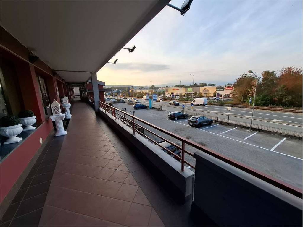 negozio in vendita a Castelletto sopra Ticino