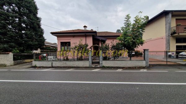 casa indipendente in vendita a Castelletto sopra Ticino