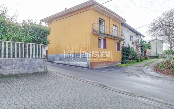 casa indipendente in vendita a Castelletto sopra Ticino