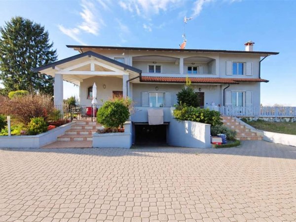 casa indipendente in vendita a Castelletto sopra Ticino in zona Curone