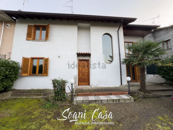 casa indipendente in vendita a Castelletto sopra Ticino