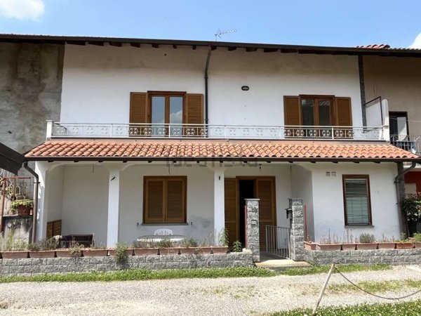 casa semindipendente in vendita a Castelletto sopra Ticino