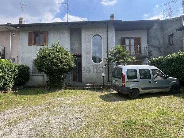 casa indipendente in vendita a Castelletto sopra Ticino