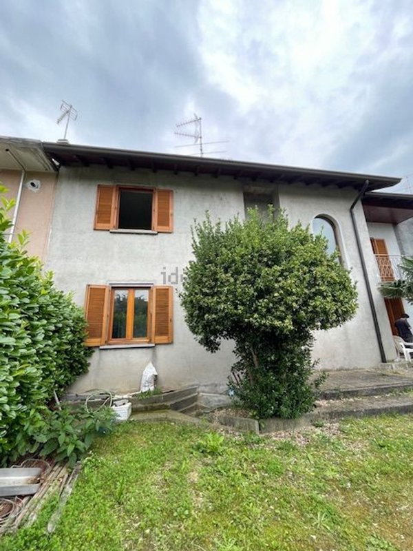 casa indipendente in vendita a Castelletto sopra Ticino