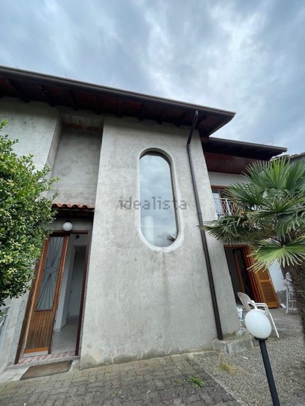 casa indipendente in vendita a Castelletto sopra Ticino