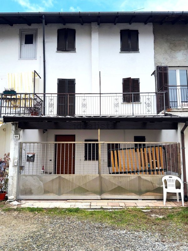 casa semindipendente in vendita a Castelletto sopra Ticino