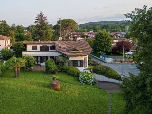 casa indipendente in vendita a Castelletto sopra Ticino