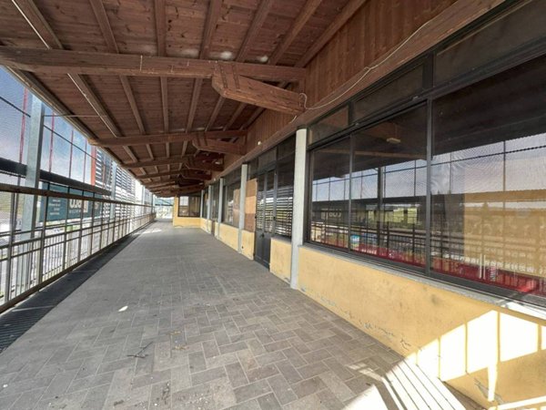 ufficio in vendita a Castelletto sopra Ticino