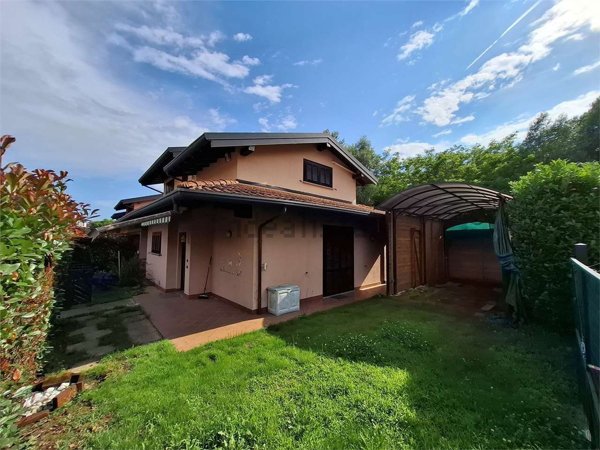 casa indipendente in vendita a Castelletto sopra Ticino