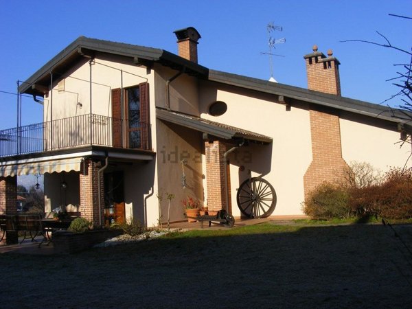 casa indipendente in vendita a Castelletto sopra Ticino