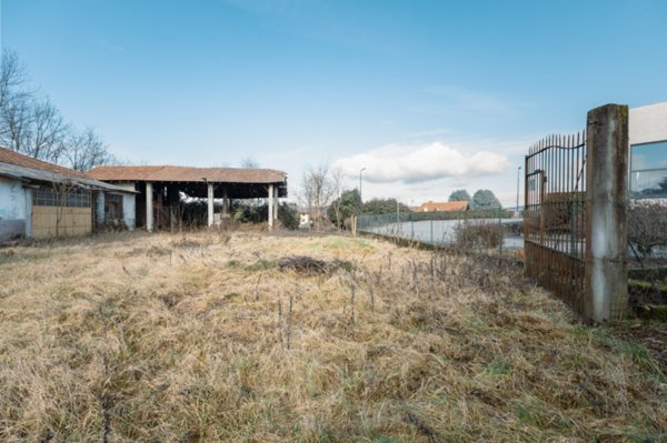 terreno edificabile in vendita a Castelletto sopra Ticino