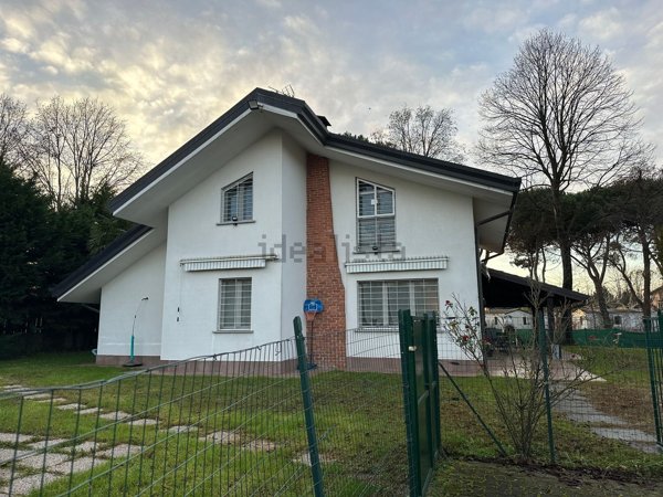 casa indipendente in vendita a Castelletto sopra Ticino
