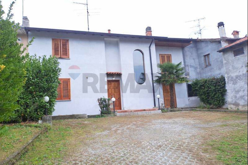 casa indipendente in vendita a Castelletto sopra Ticino
