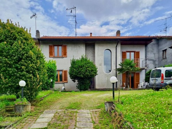 casa indipendente in vendita a Castelletto sopra Ticino