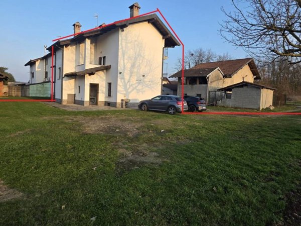 casa indipendente in vendita a Castelletto sopra Ticino