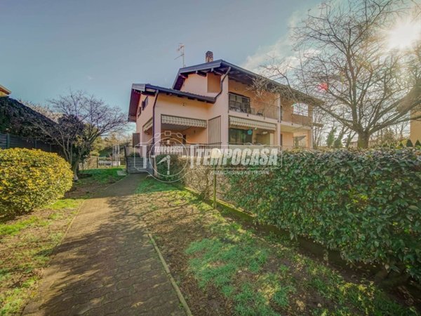 casa indipendente in vendita a Castelletto sopra Ticino