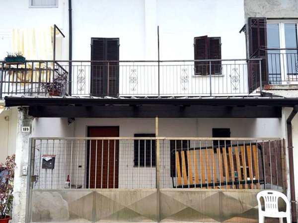 casa semindipendente in vendita a Castelletto sopra Ticino