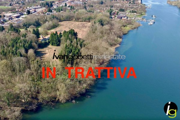 villa in vendita a Castelletto sopra Ticino