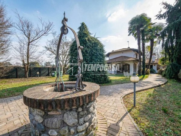 casa indipendente in vendita a Castelletto sopra Ticino