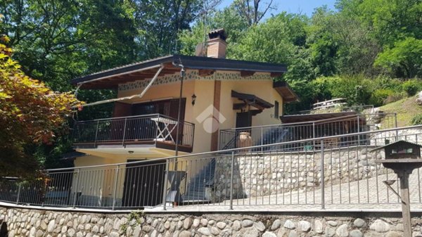 casa indipendente in vendita a Castelletto sopra Ticino