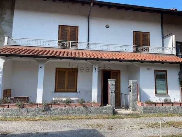 casa semindipendente in vendita a Castelletto sopra Ticino