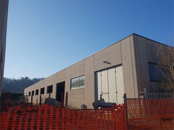 negozio in vendita a Castelletto sopra Ticino