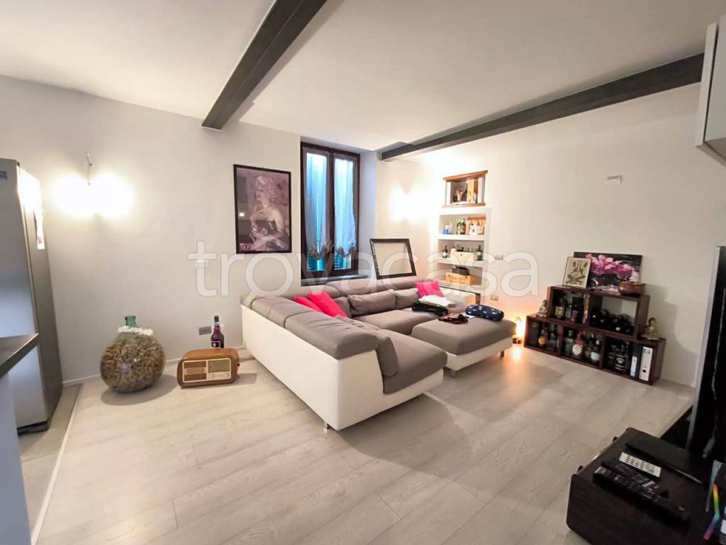 appartamento in vendita a Castelletto sopra Ticino