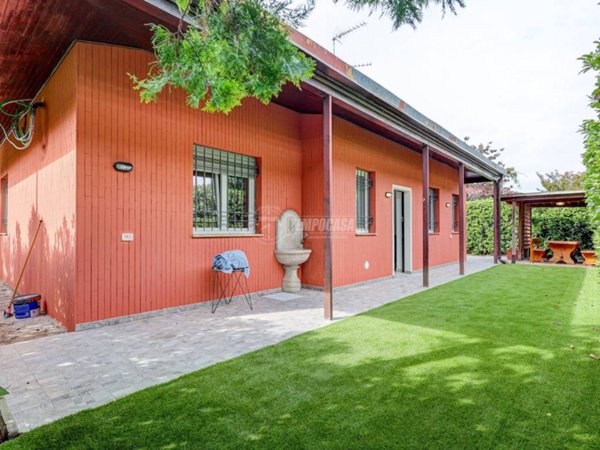 casa indipendente in vendita a Castelletto sopra Ticino