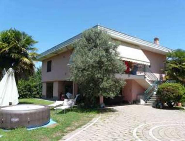 casa indipendente in vendita a Castelletto sopra Ticino