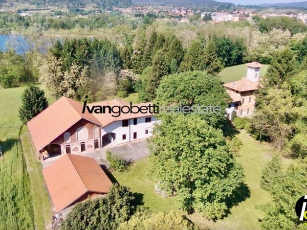 villa in vendita a Castelletto sopra Ticino