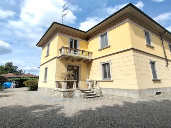 casa indipendente in vendita a Castelletto sopra Ticino