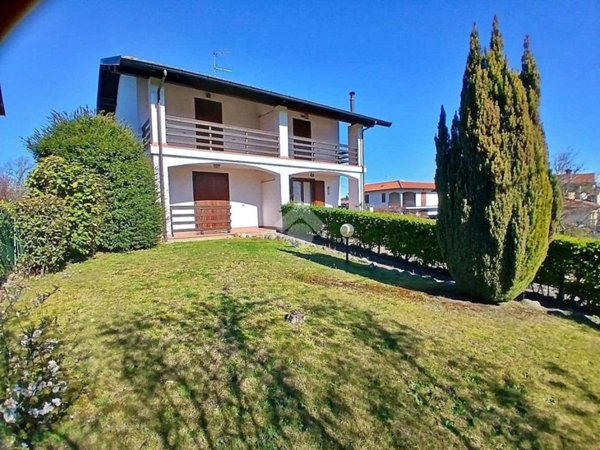 casa indipendente in vendita a Castelletto sopra Ticino