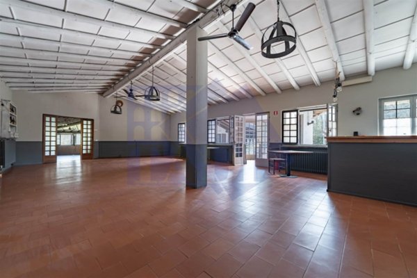 negozio in vendita a Castelletto sopra Ticino