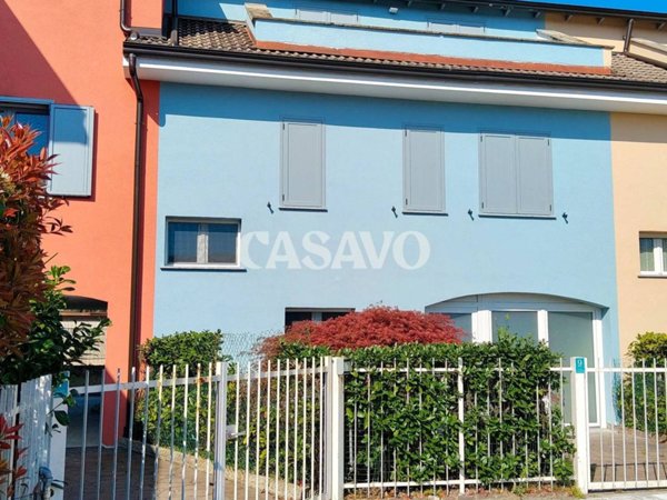 casa indipendente in vendita a Castelletto sopra Ticino